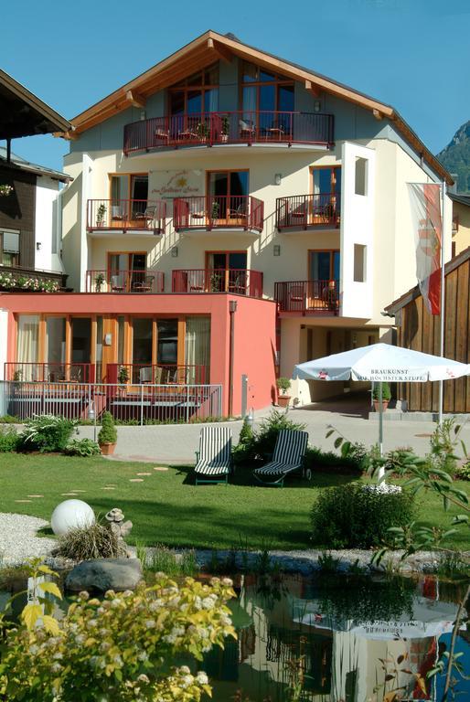 Hotel Goldener Stern Abtenau Exterior photo